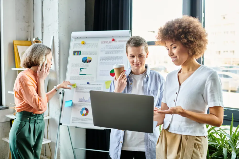 Onlincer strategists